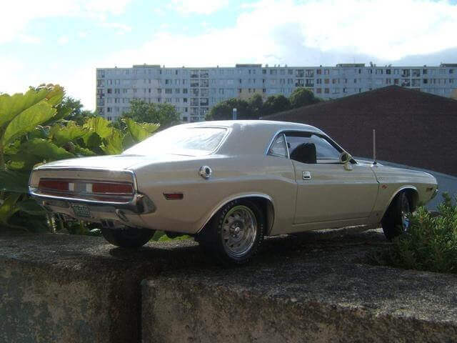 Dodge Challenger R/T 440 Side View