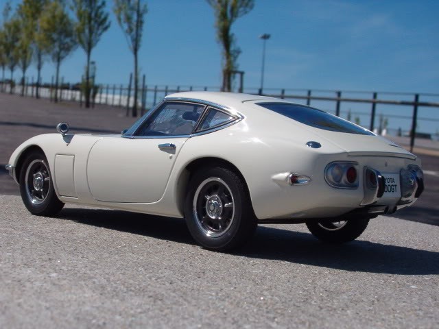 Side view of Toyota 2000 GT