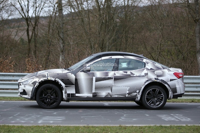 Maserati Levante side view