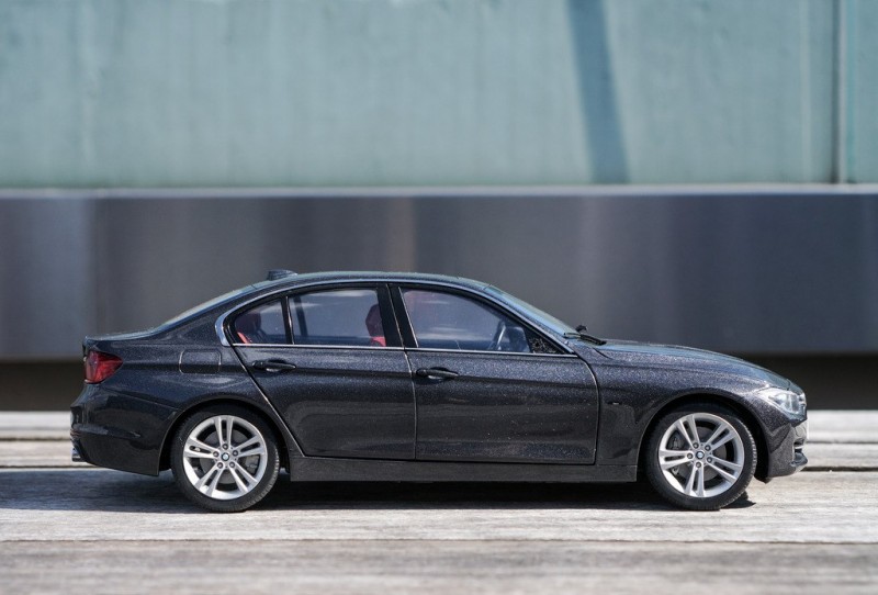 BMW 335i lateral view