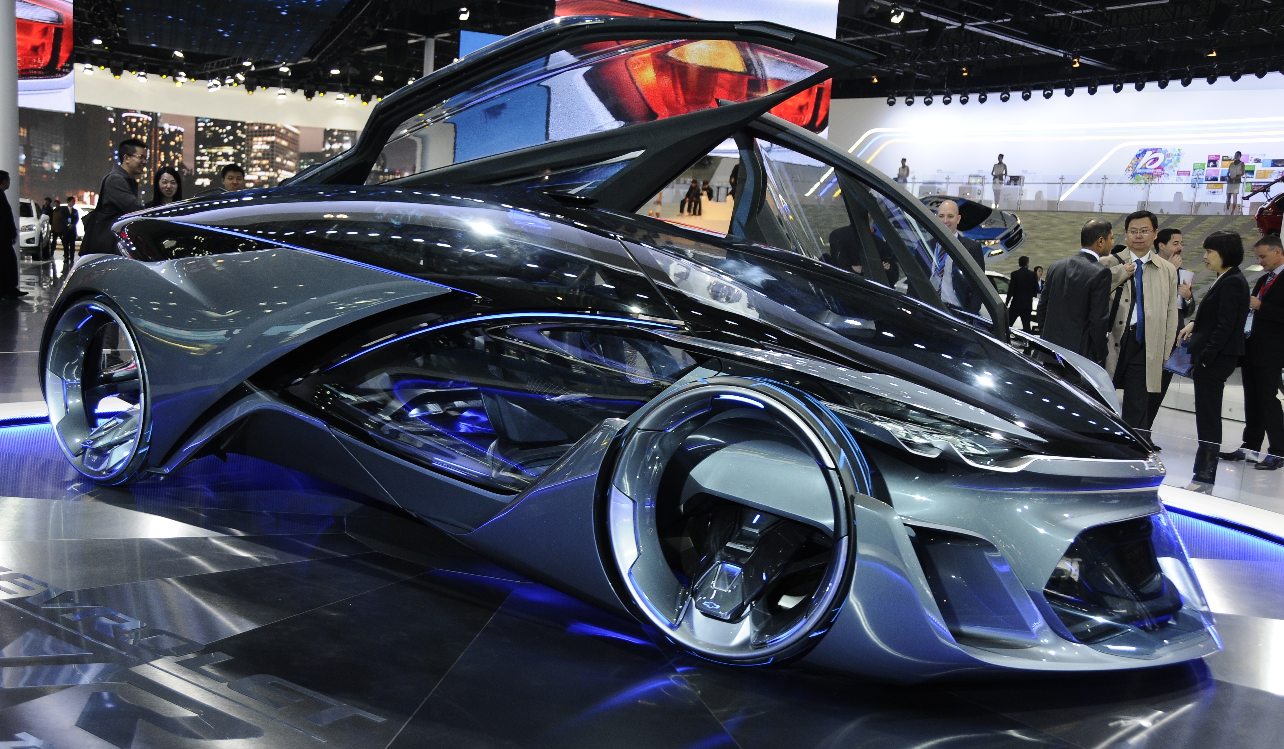 GM showed the future electric car ChevroletFNR with autopilot