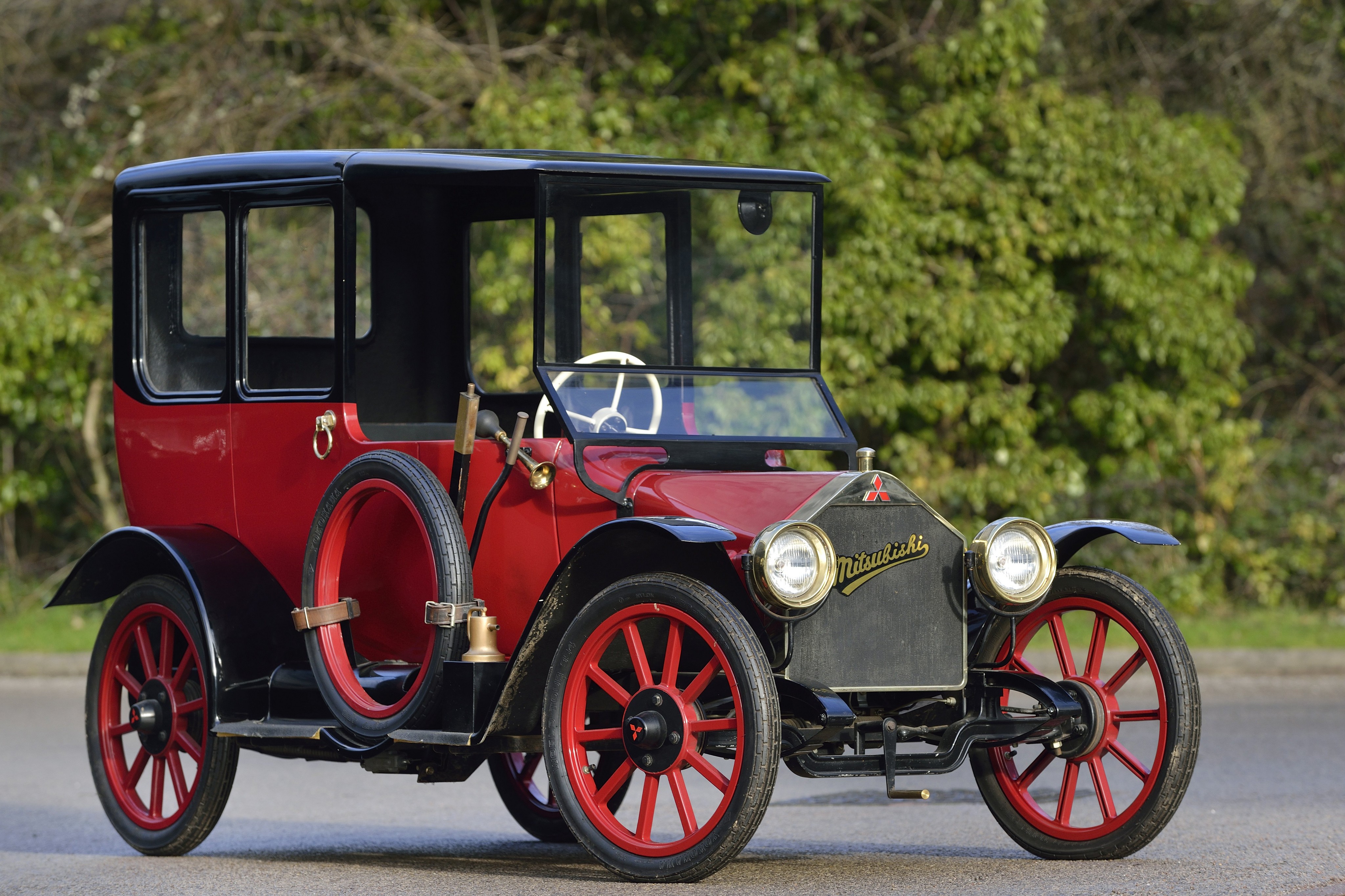 Исторические модели. Mitsubishi 1917. Mitsubishi model a. Первый автомобиль Митсубиши. Митсубиси 1870.