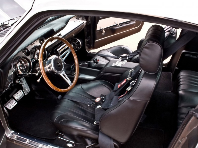 Shelby Mustang GT500 interior