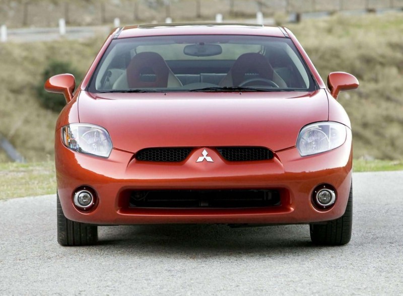 Mitsubishi Eclipse view from the front