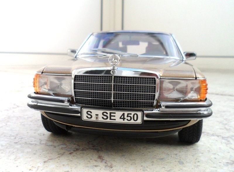 Mercedes-Benz 450 SEL front view