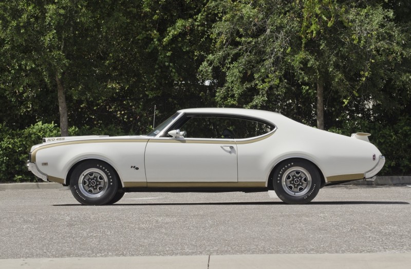 Oldsmobile 442 Hurst side view