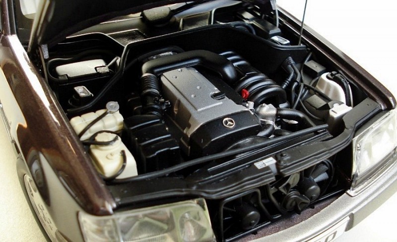 Mercedes-Benz E320 engine