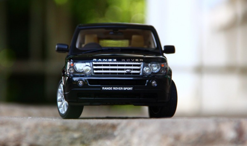 Front view of Range Rover Sport