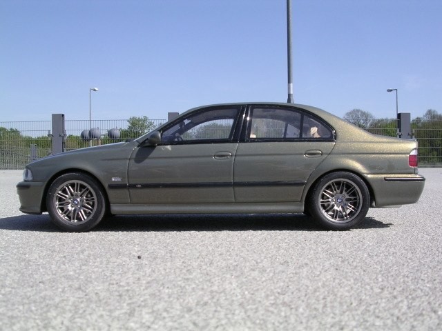 Side view of BMW M5 E39 