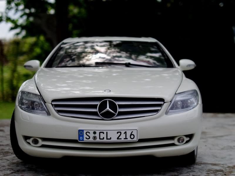 Front view of Mercedes-Benz CL 500 