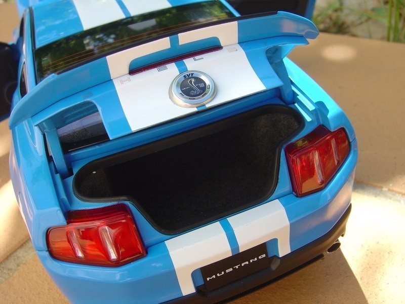 Ford Shelby Mustang GT500 trunk 