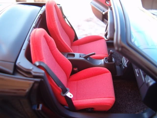 Toyota MR2 Spyder seats 