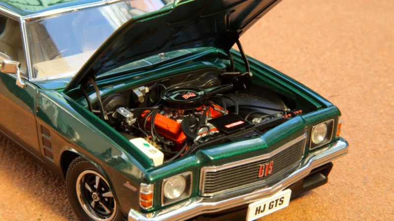 Holden HJ Monaro GTS engine