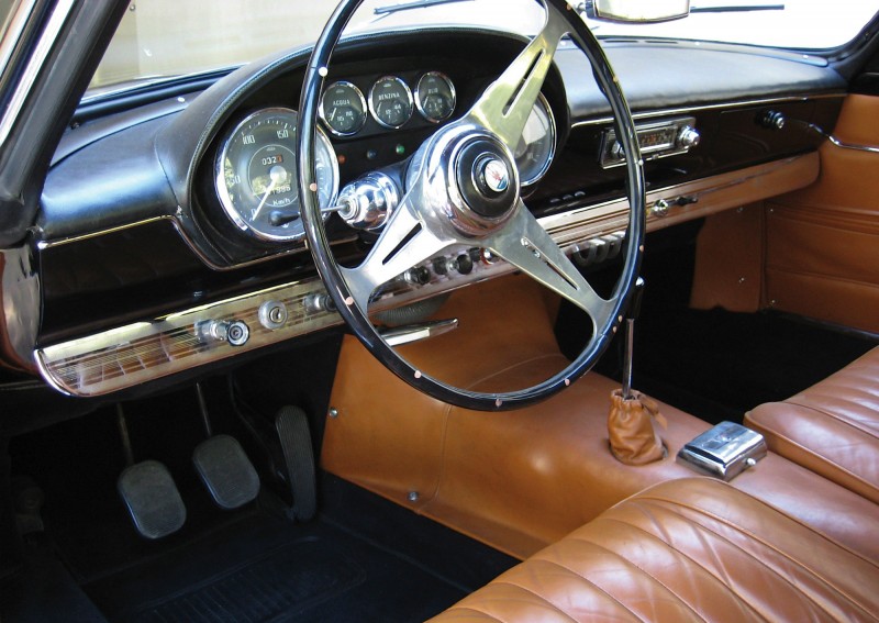 Interior of Maserati 3500 GT