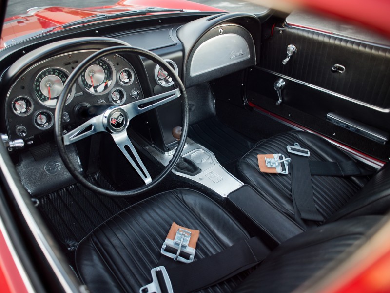 Chevrolet Corvette C2 StingRay Salon