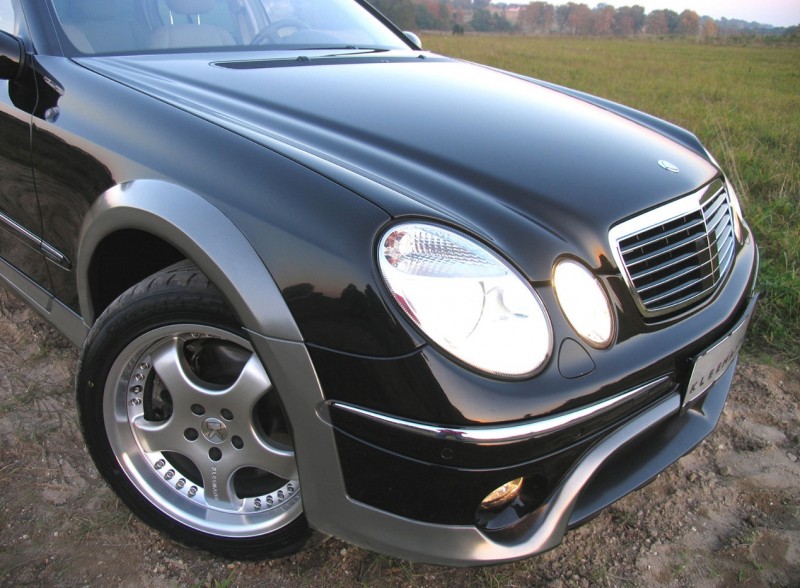 Front view of Mercedes-Benz Kleemann E50KCC