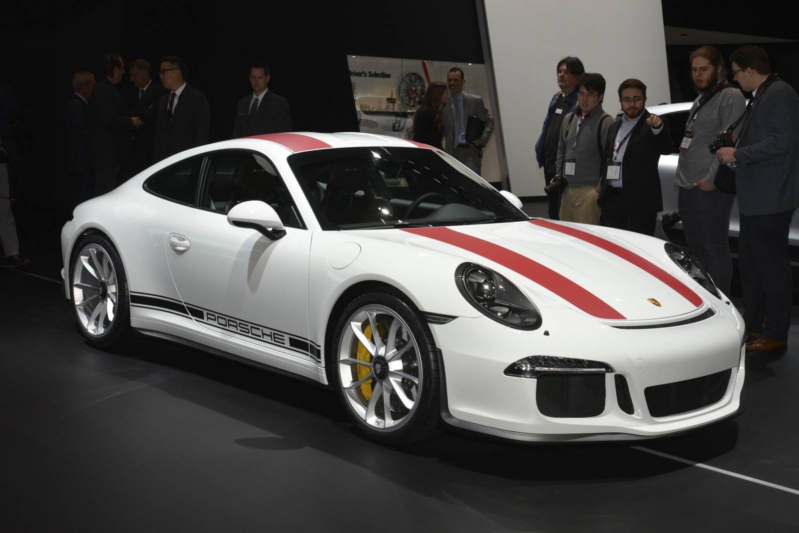 Porsche 911 R photo