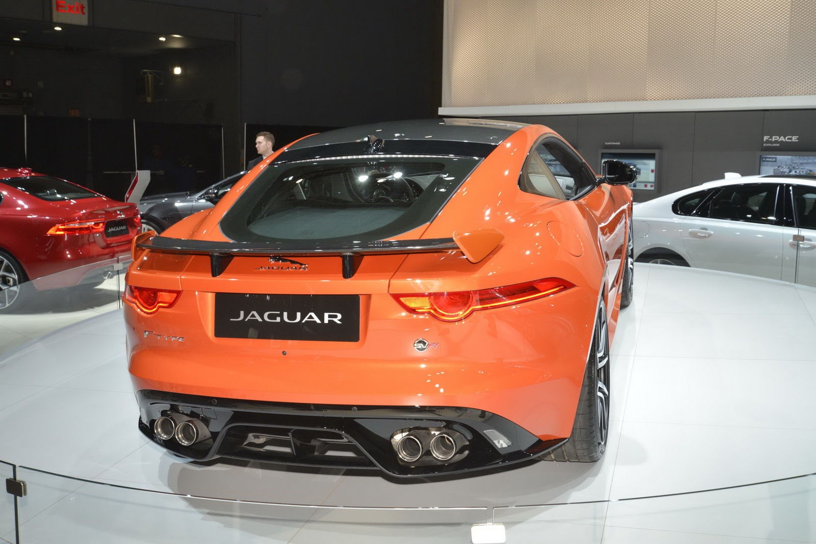 Jaguar F-Type SVR auto