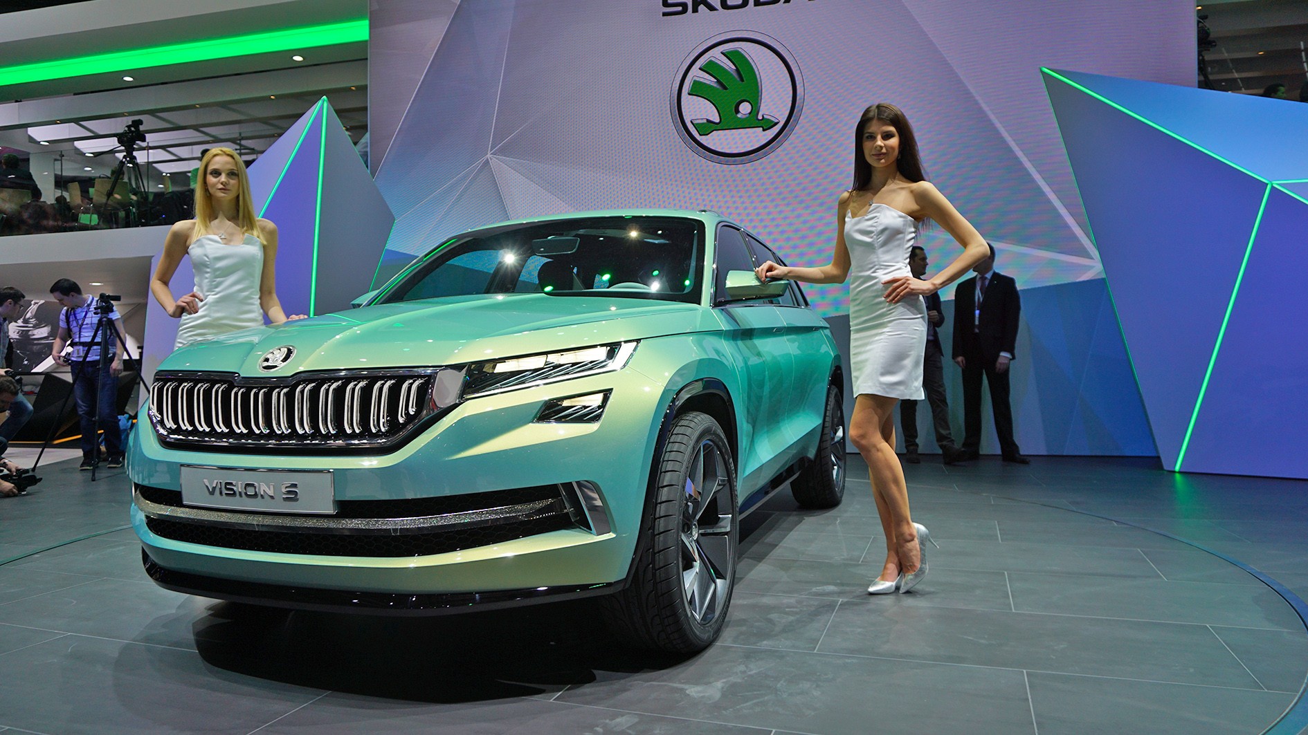 Skoda VisionS front view