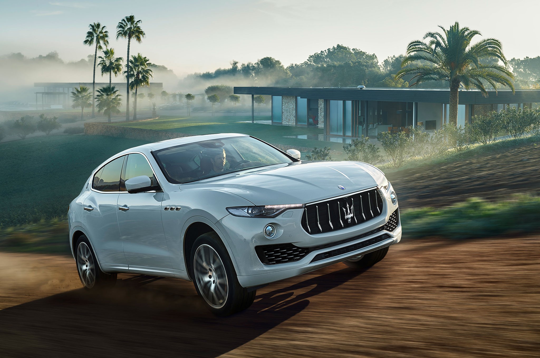 Maserati Levante photo