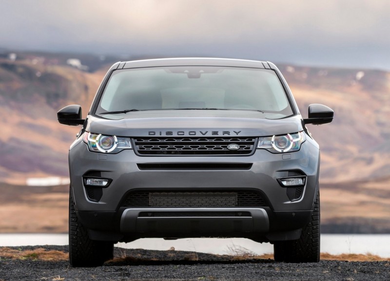 Front view Land Rover Discovery Sport