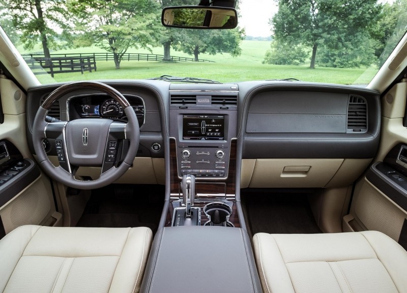 Lincoln Navigator 4 interior