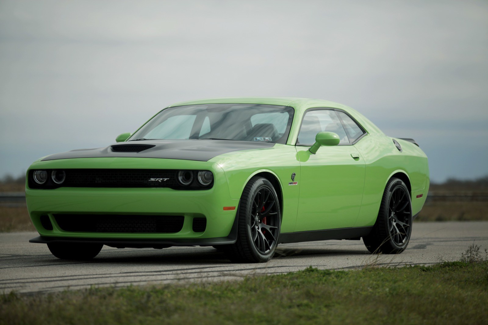 Dodge Challenger SRT Hellcat photo