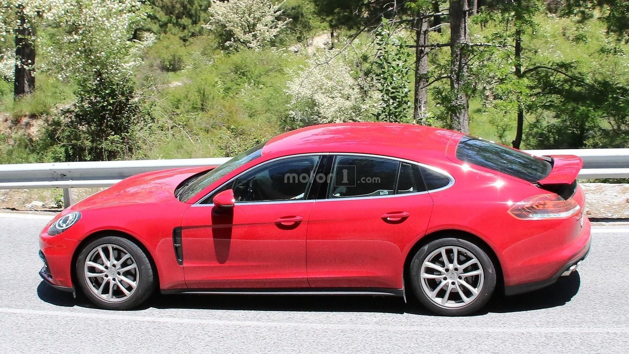 Porsche Panamera photo