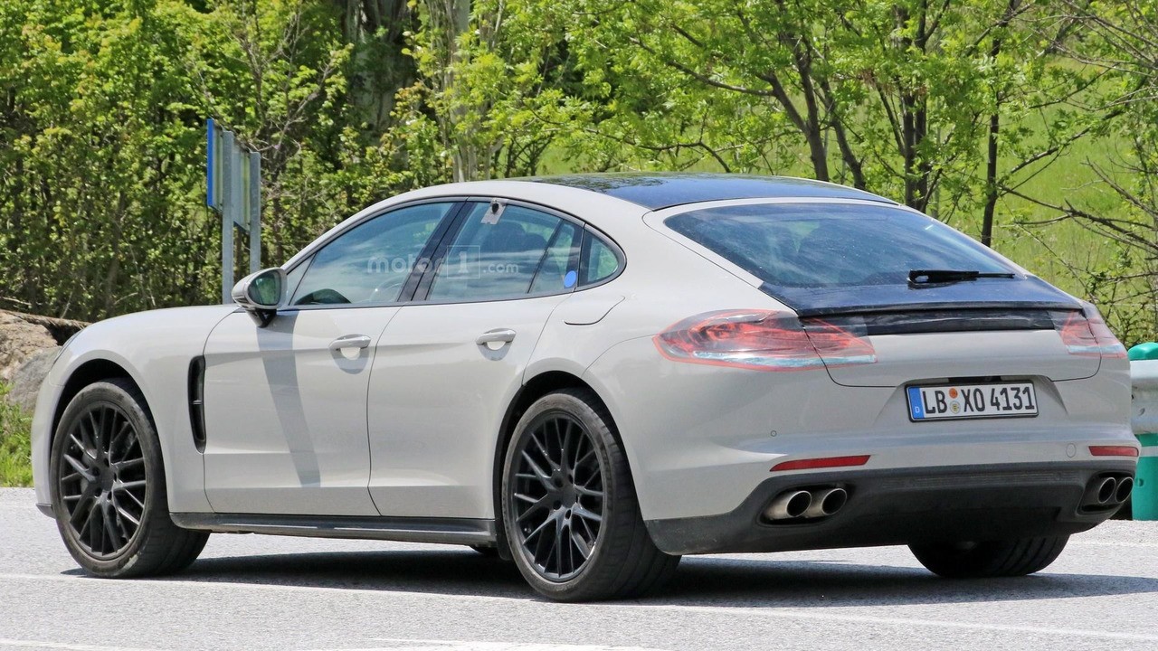 Porsche Panamera photo