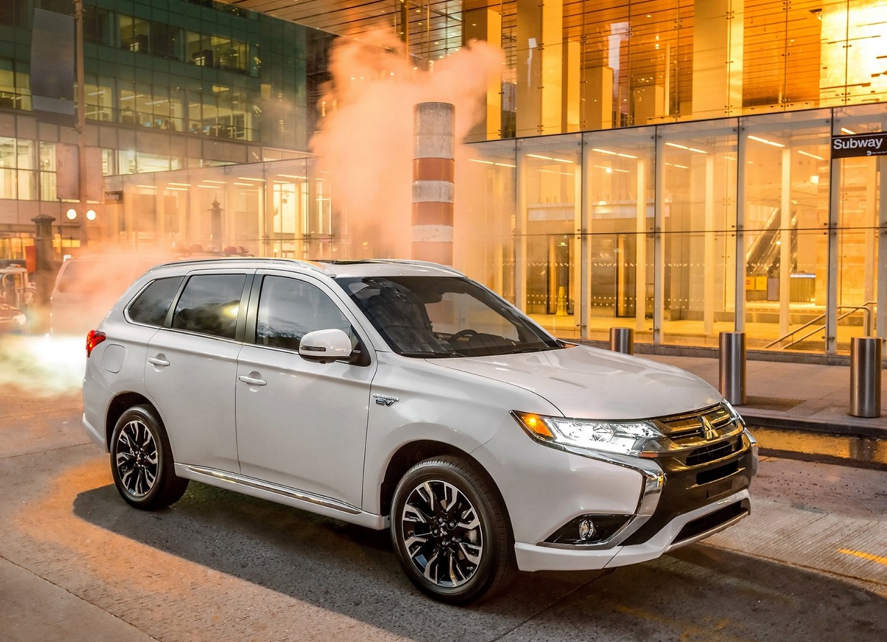 Mitsubishi Outlander PHEV photo