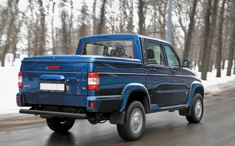 UAZ Pickup rear view