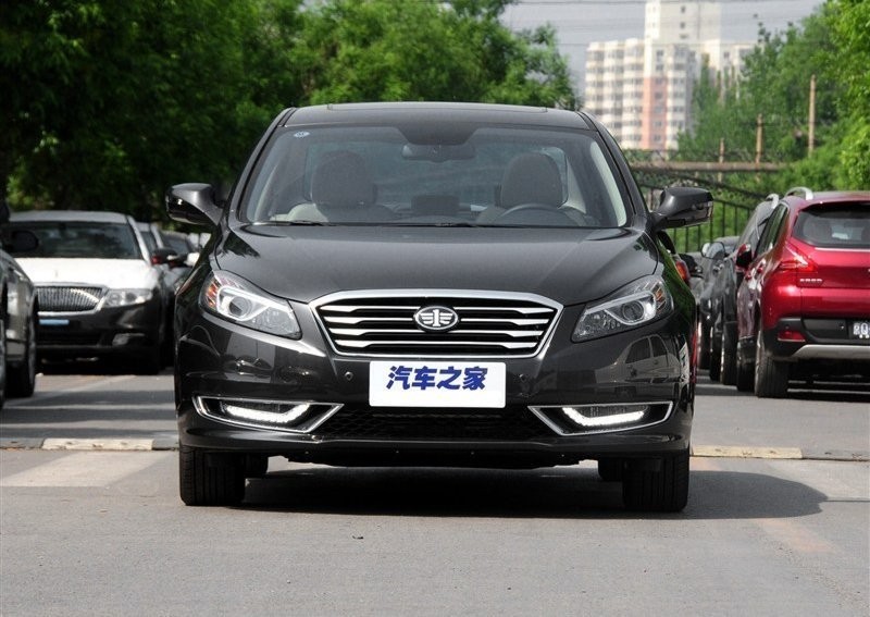 Front view FAW Besturn B70 