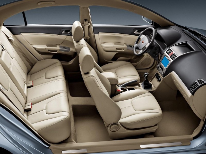 Geely Emgrand EC7 cabin photo