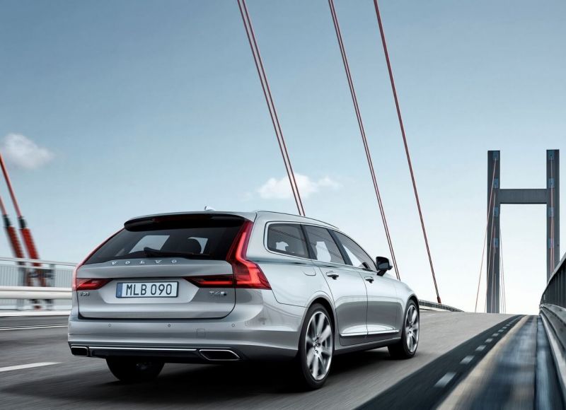 Rear view of the Volvo V90