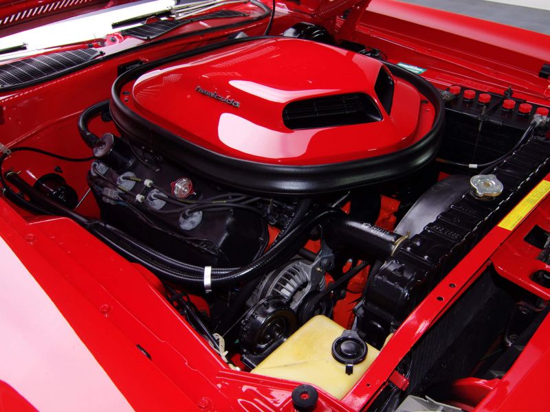 Plymouth Hemi Cuda engine photo