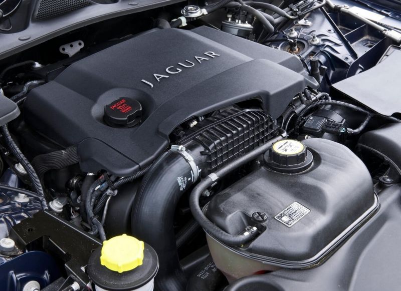 Jaguar XJ engine