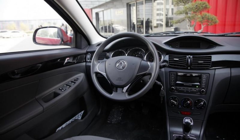 Dongfeng S30 interior
