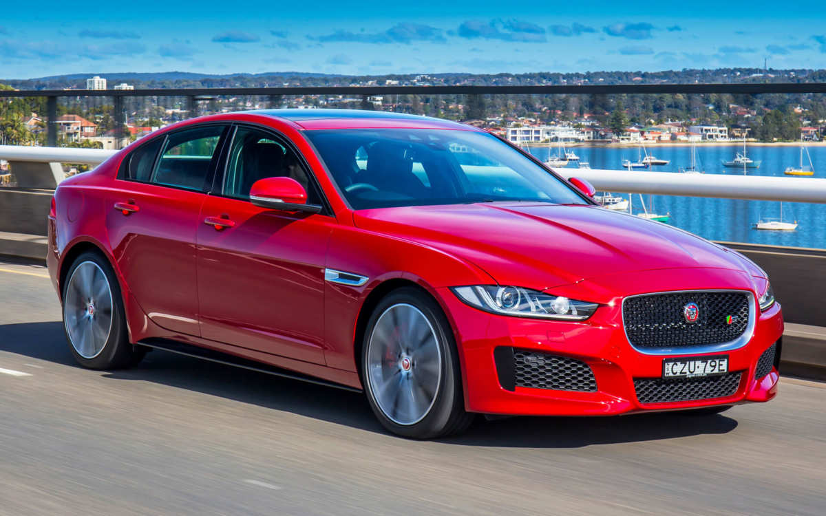 Jaguar XE Photo