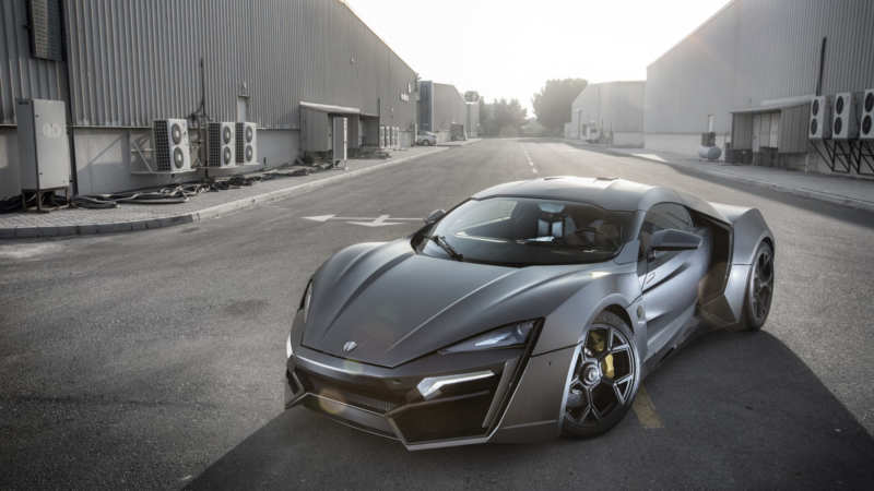 Features Lykan Hypersport