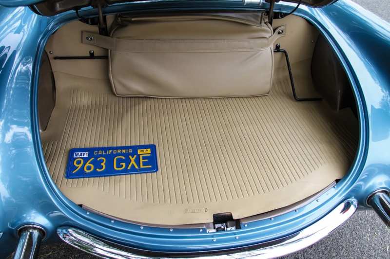 Chevrolet Corvette C1 trunk