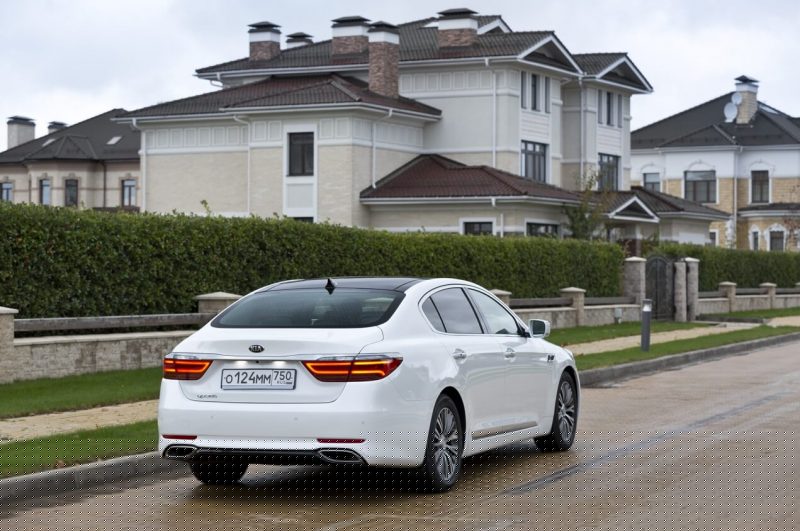 rear view Kia Quoris