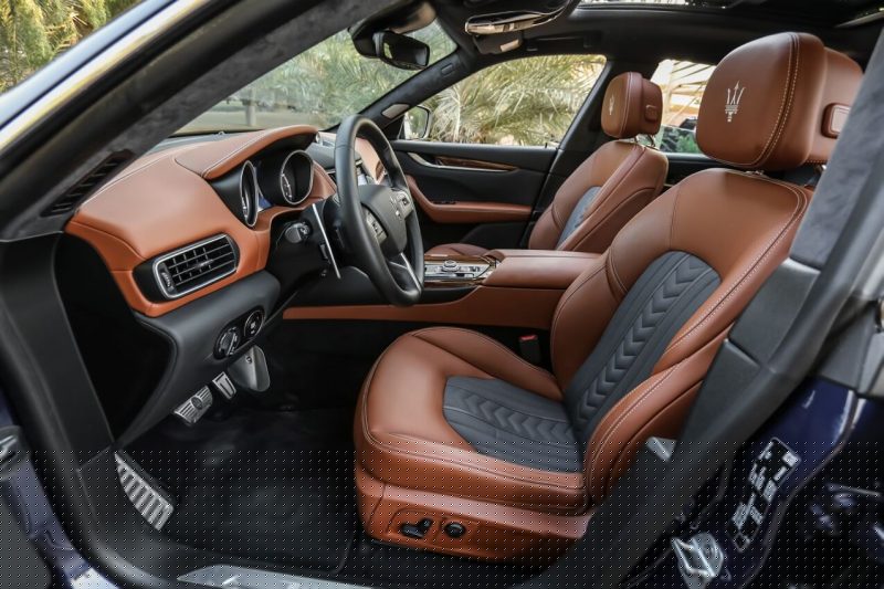 Maserati Levante front seats