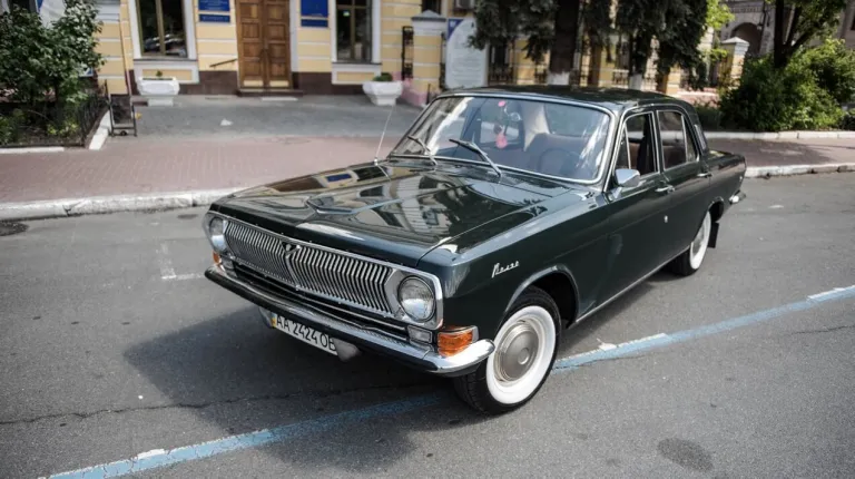 GAZ-24