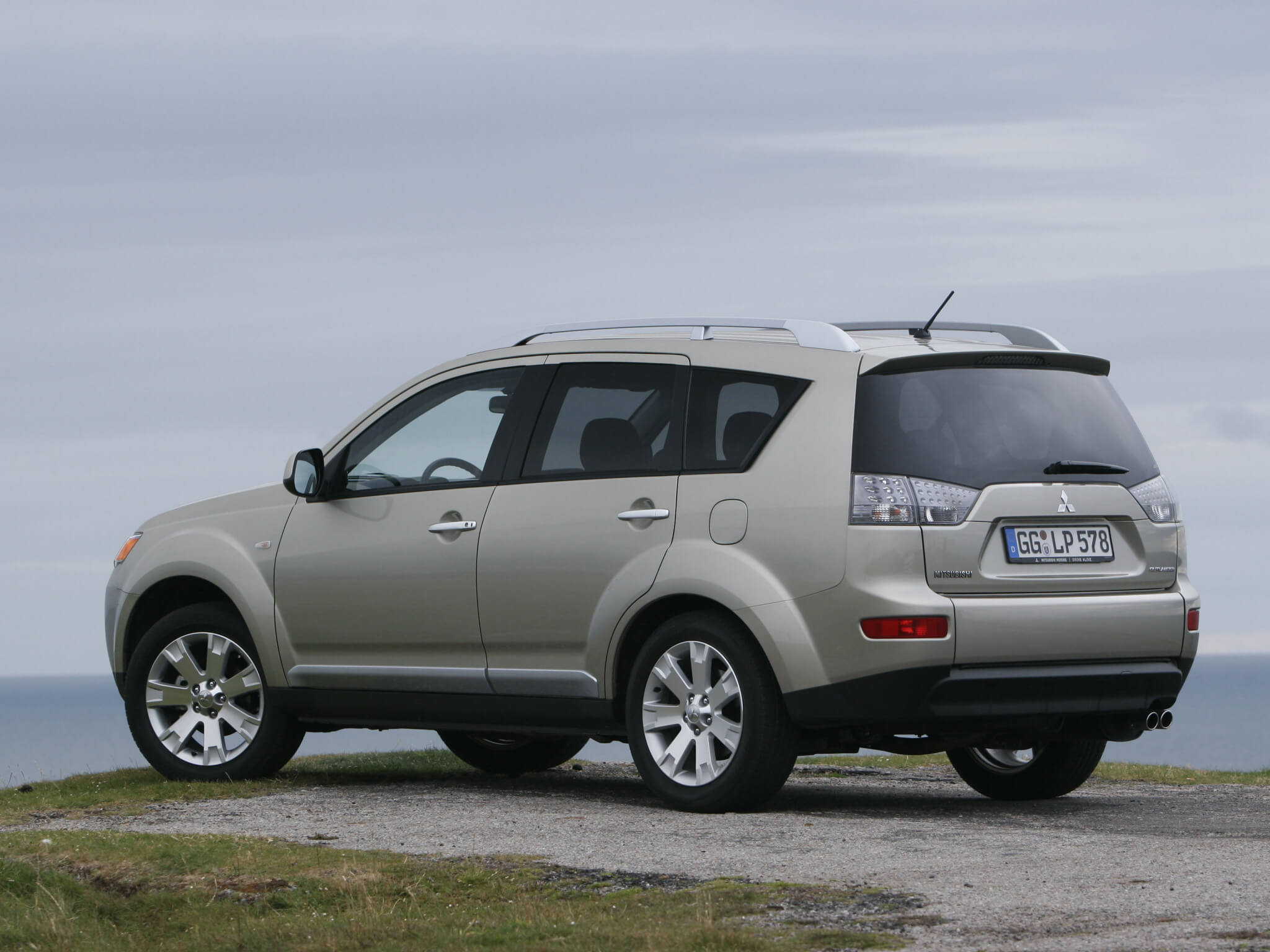 Mitsubishi Outlander 3 photo 1