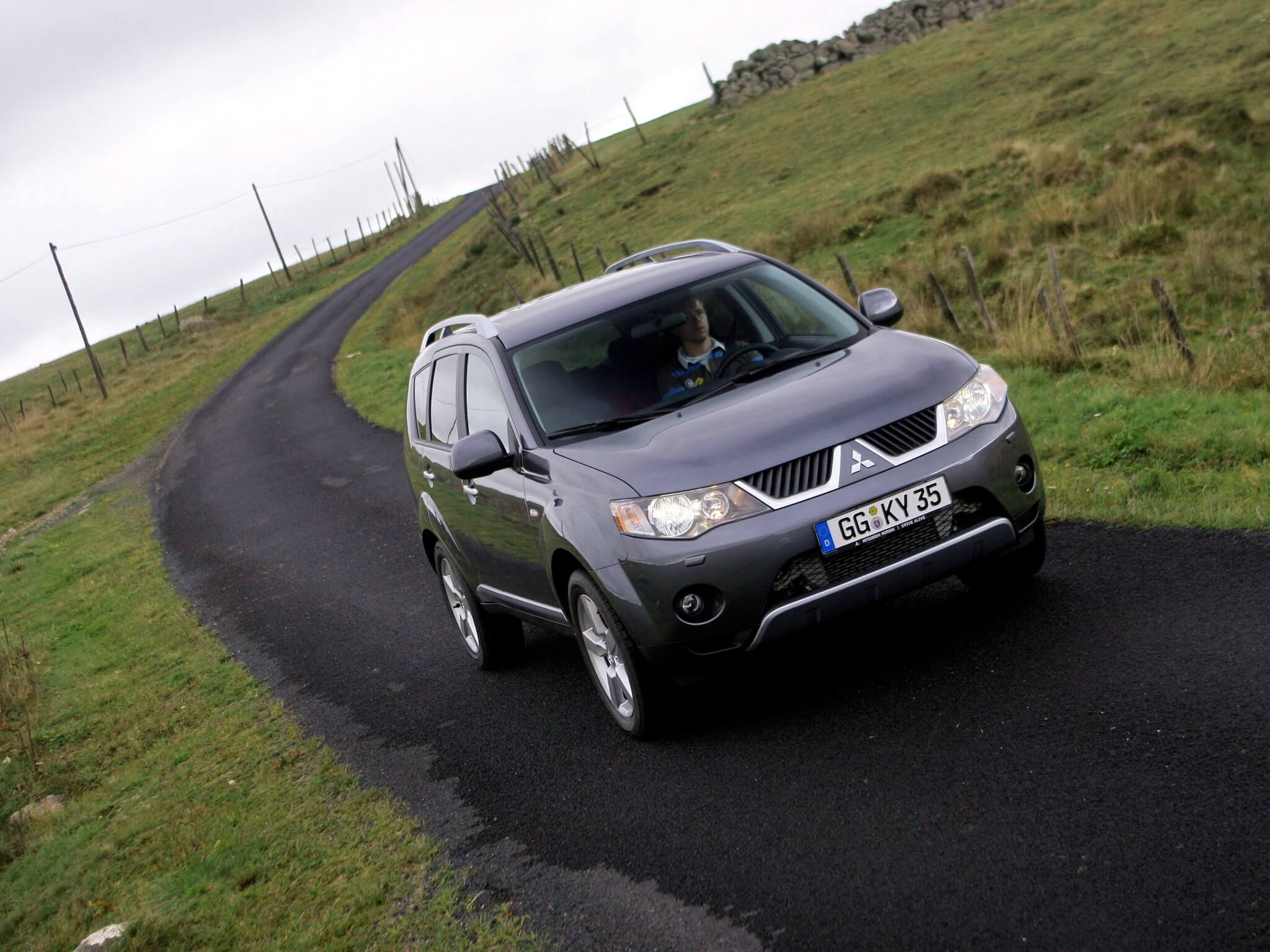 Mitsubishi Outlander 3 photo 3