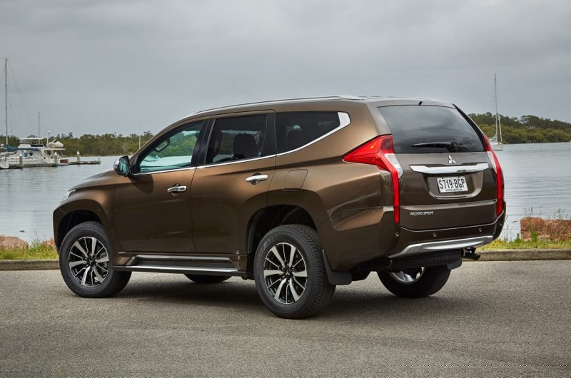 Mitsubishi Pajero Sport photo