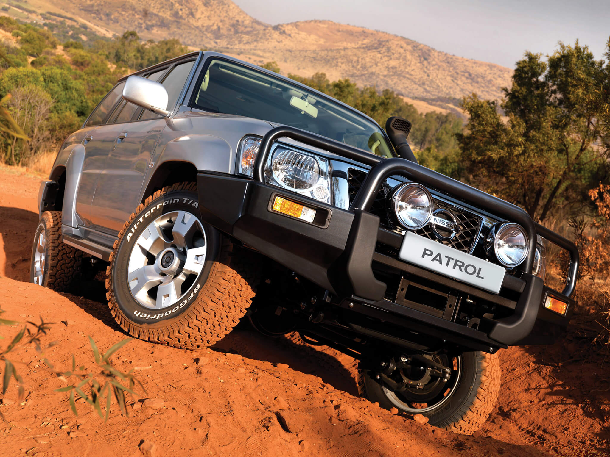 Nissan Patrol VI photo 1