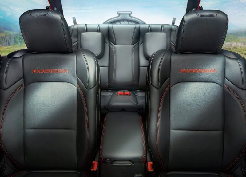 Jeep Wrangler IV cabin picture 