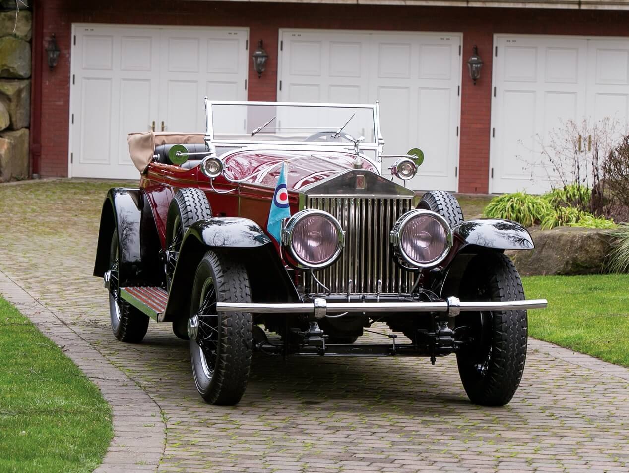Rolls-Royce Phantom photo 3