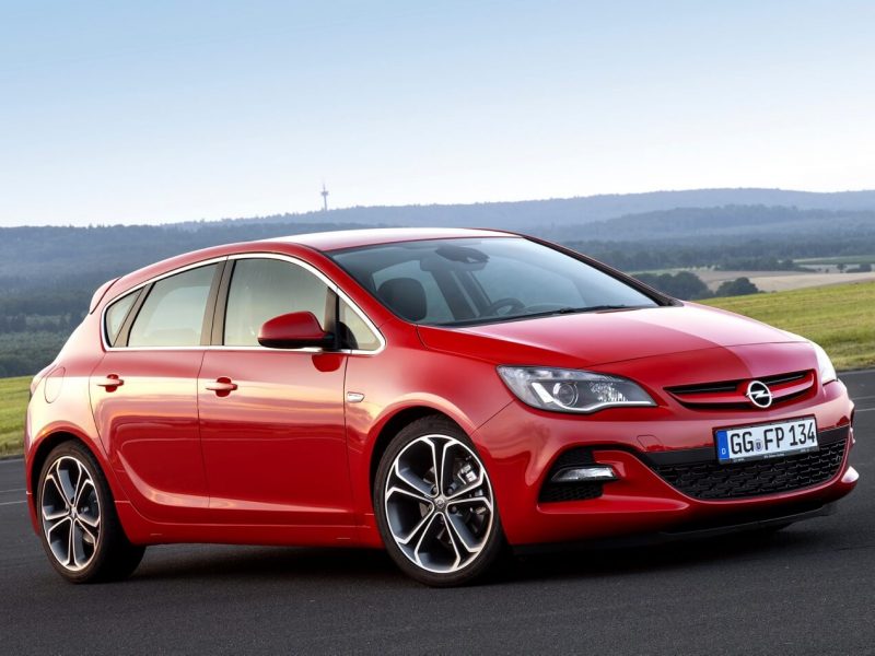 Opel Astra J photo 